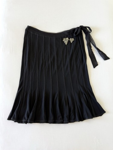 Falda Blumarine Negra Plisada Hoja Embellecida 10
