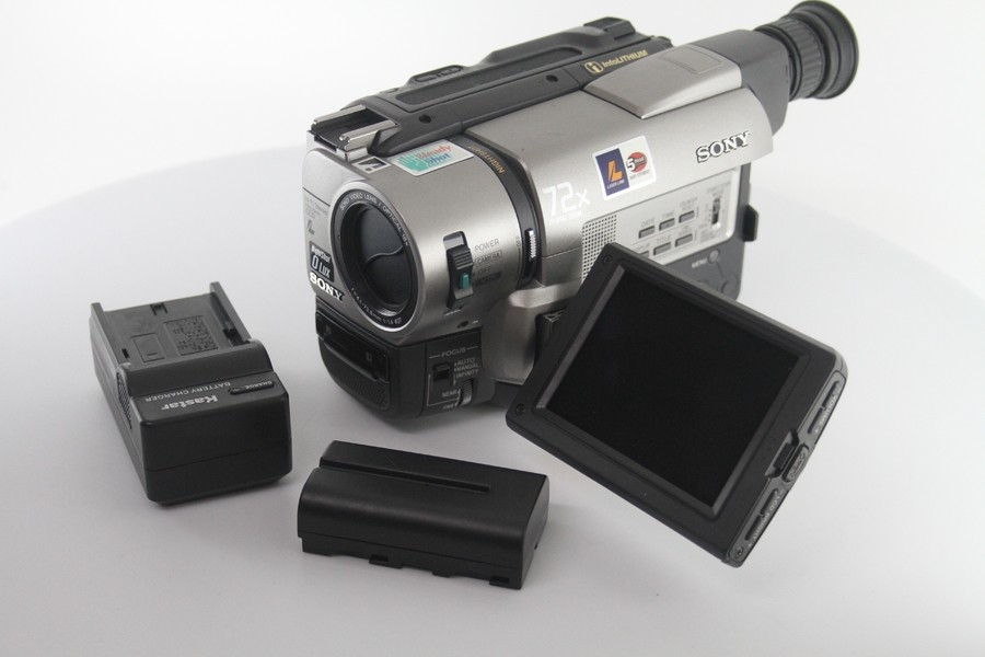 SONY Handycam video Hi8 　ビデオキャプチャー付 Amazon.co.jp: SONY ソニー CCD-TRV90 ビデオカメラ Hi8 : 家電