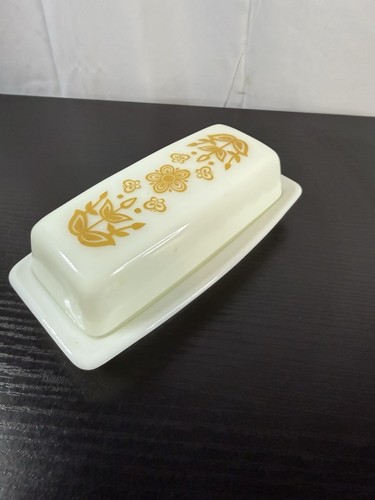 Vintage Pyrex Butter Dish Butterfly Gold Pattern Milk Glass - Picture 3 of 7