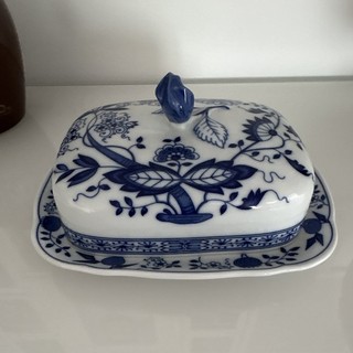 Hutschenreuther Butterdose Zwiebelmuster weiß/blau mit Deckel rechteck