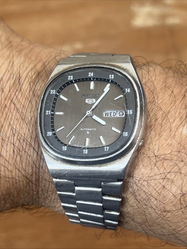 Vintage Seiko 5 Automatic Day/Date Mens Wrist Watch - Picture 9 of 9