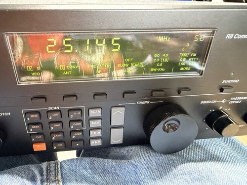 Drake R8 Ricevitore di comunicazioni radioamatore AM SSB onde corte con manuale e M - Foto 4 di 11