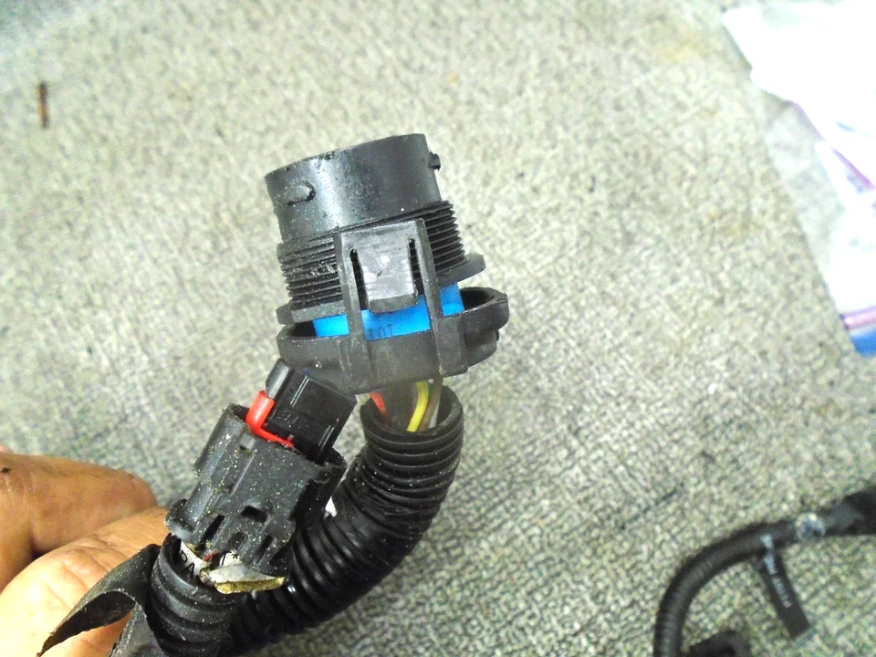 MONTAJE DE ARNÉS DE CABLES MOTOR MOTOR MOTOR MOTOR FUERABORDA 4 TIEMPOS 225HP-275HP 880616T05 Foto 2 de 4