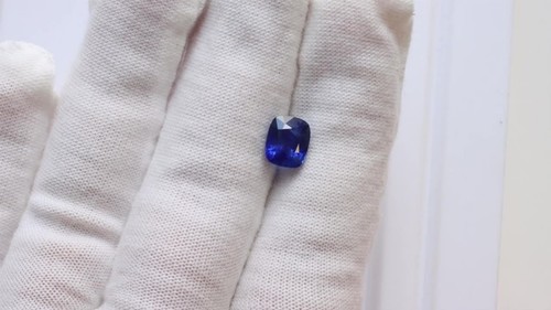 3.29ct GIA CERTIFIED SAPPHIRE ROYAL BLUE CUSHION SHAPE LOOSE NATURAL GEMSTONE - Video 1 of 1