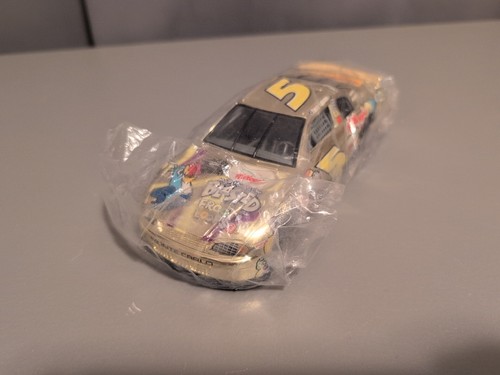 NASCAR Labonte Froot Loops 1:24 2 Pack of Diecast 50th Anniver Gold Chrome & Red - Picture 19 of 20