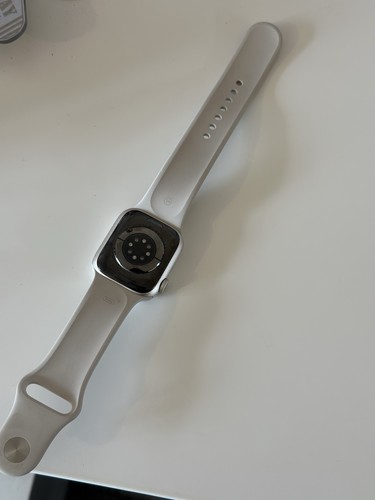 Apple Watch Series 7 41mm Aluminium Case with Sport Band Starlight, Regular GPS - Picture 6 of 15