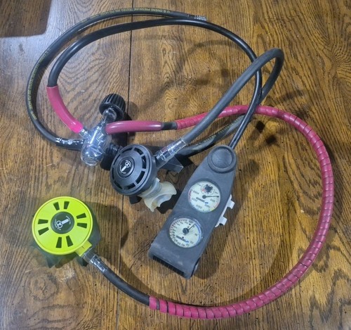 US Divers Conshelf SE2 Atemregler mit Octopus & Sherwood Console Gauge. 