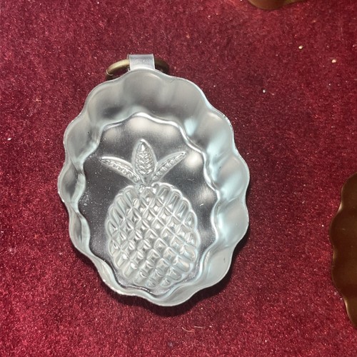 8er Set Williams Sonoma dekorative Metall Ananas Form Ornament 1 3/4 x 2 1/4" - Bild 4 von 4