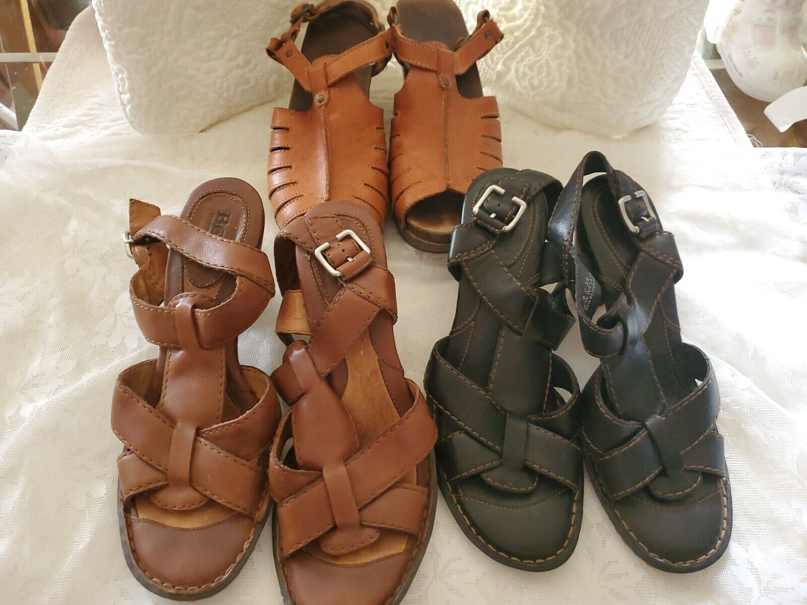 A LOT OF THREE PAIRS OF SANDALS 👡. - image 1