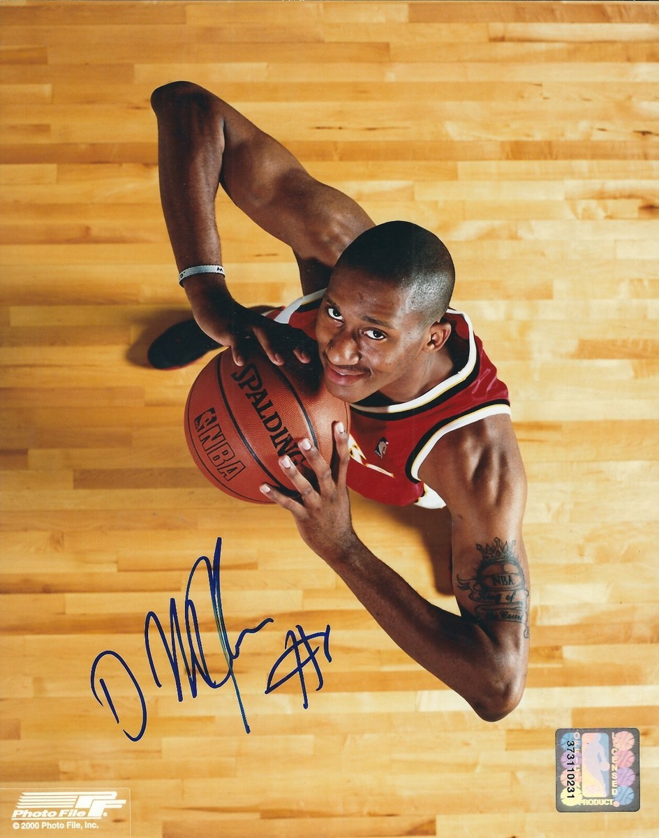 DerMarr Johnson signed Atlanta Hawks basketball 8x10 photo COA. DerMarr Johnson signed Atlanta Hawks basketball 8x10 photo COA.
