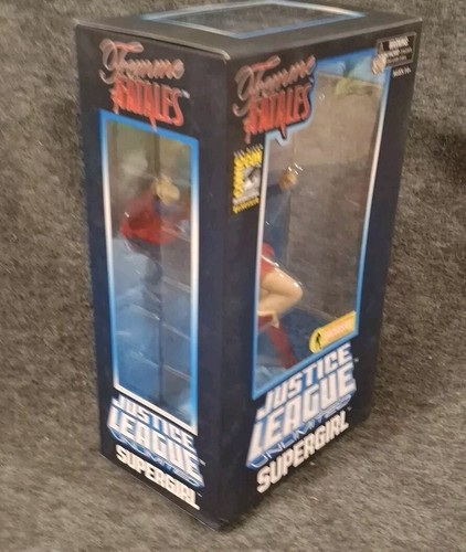 Femme Fatales Supergirl SDCC Exclusive Diamond Select 2015 DC Comics 349/2000 - Picture 3 of 6