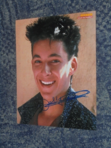 NOAH HATHAWAY - NEVER ENDING STORY - 10x8 PHOTO SIGNED. (1) - Picture 3 of 4