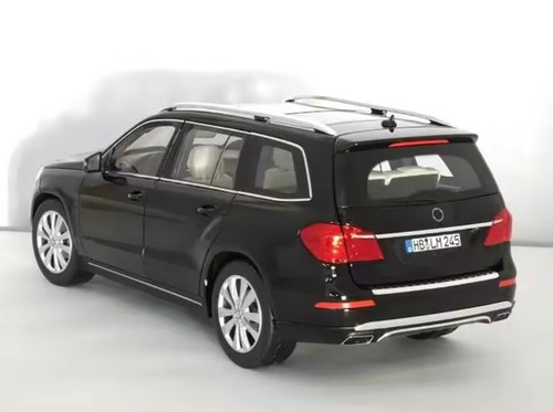 1/18 Mercedes Benz GL500 Luxury SUV Alloy Model (Black) - Picture 5 of 9