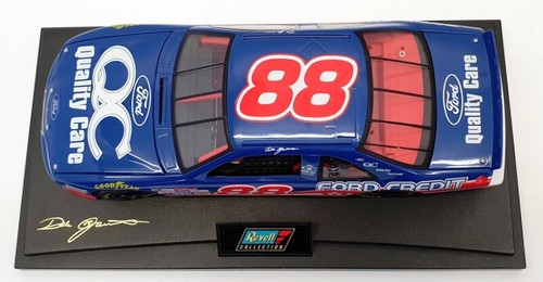Revell 1/18 Scale Diecast 4226 - 1997 Ford Thunderbird #88 Dale Jarrett - Picture 4 of 5