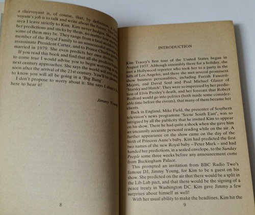 Secrets Of the Runes, Kim Tracey 1979, PB SIGNED and inscribed. - Imagen 7 de 11