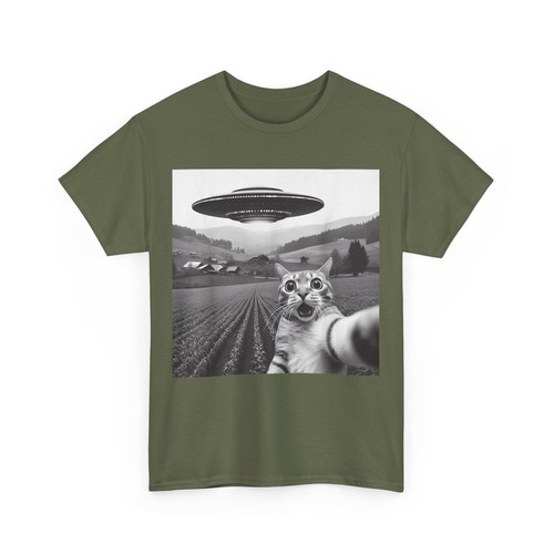 Cat Selfie With Alien UFO Funny Cat Gifts For Men Women Kid T-Shirt - Picture 8 of 13
