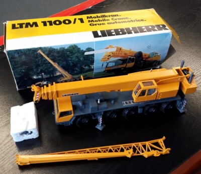 CONRAD DIE CAST-LIEBHERR LTM 1100/1 MOBILE CRANE 1:50 SCALE-Missing spare tire