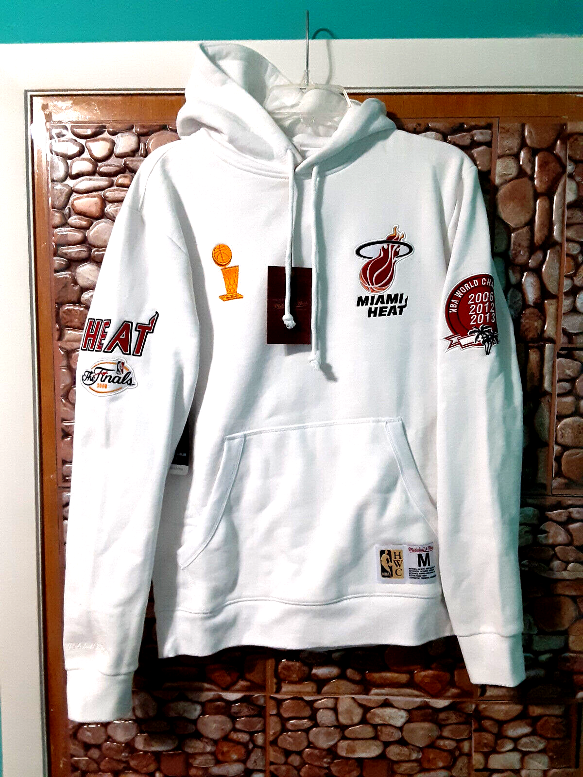 MITCHELL AND NESS Chicago Bulls Champ City Hoodie FPHD3236-CBUYYPPPBLCK - Shiekh