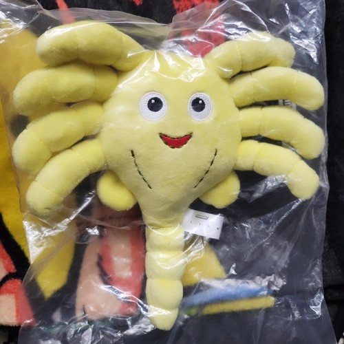 Alien Facehugger Phunny Plush 8" Loot Crate Exclusive sealed NECA Kid Robot 