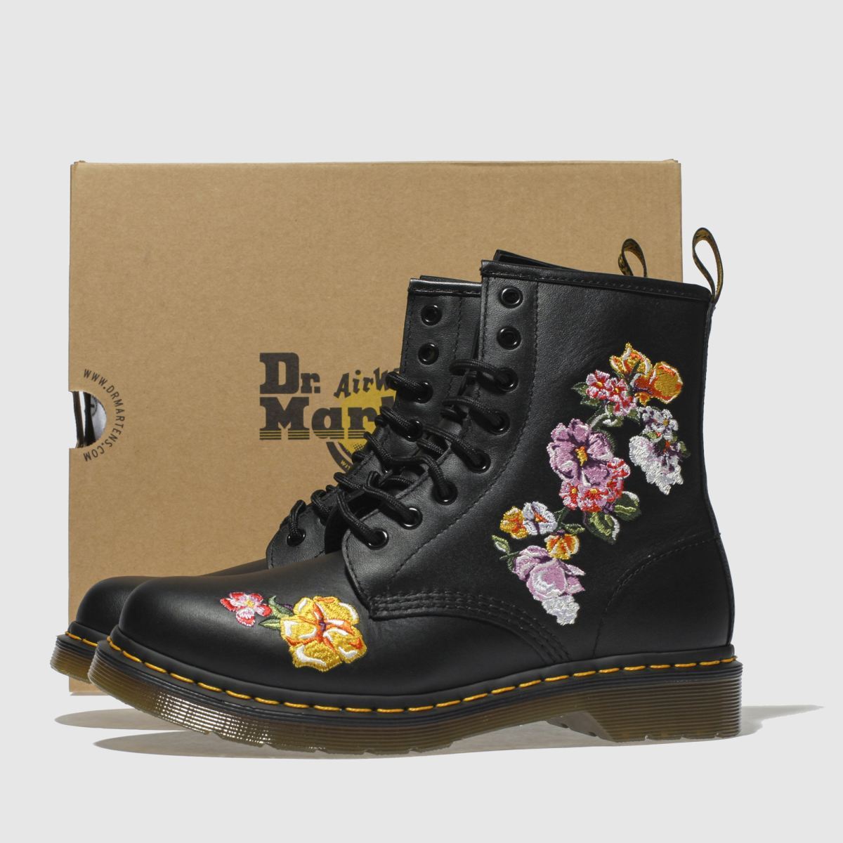 Doc Martens Martens Martens Flower Embroidered Boots in Black 36 7d2b79 Doc Martens Martens Martens Flower Embroidered Boots in Black 36 7d2b79