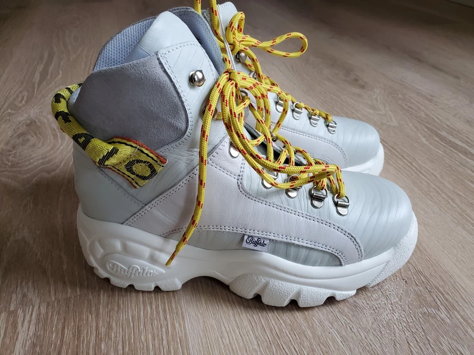 Bota de plataforma Buffalo London nueva sin etiquetas de cuero Giselle gris amarillo parte superior alta talla 7,5 Foto 4 de 4