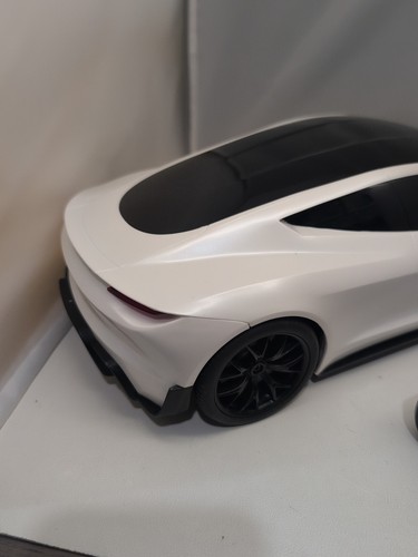 Hot Wheels Remote Control Tesla Roadster RC Car 1:10 Scale - White - Picture 2 of 10