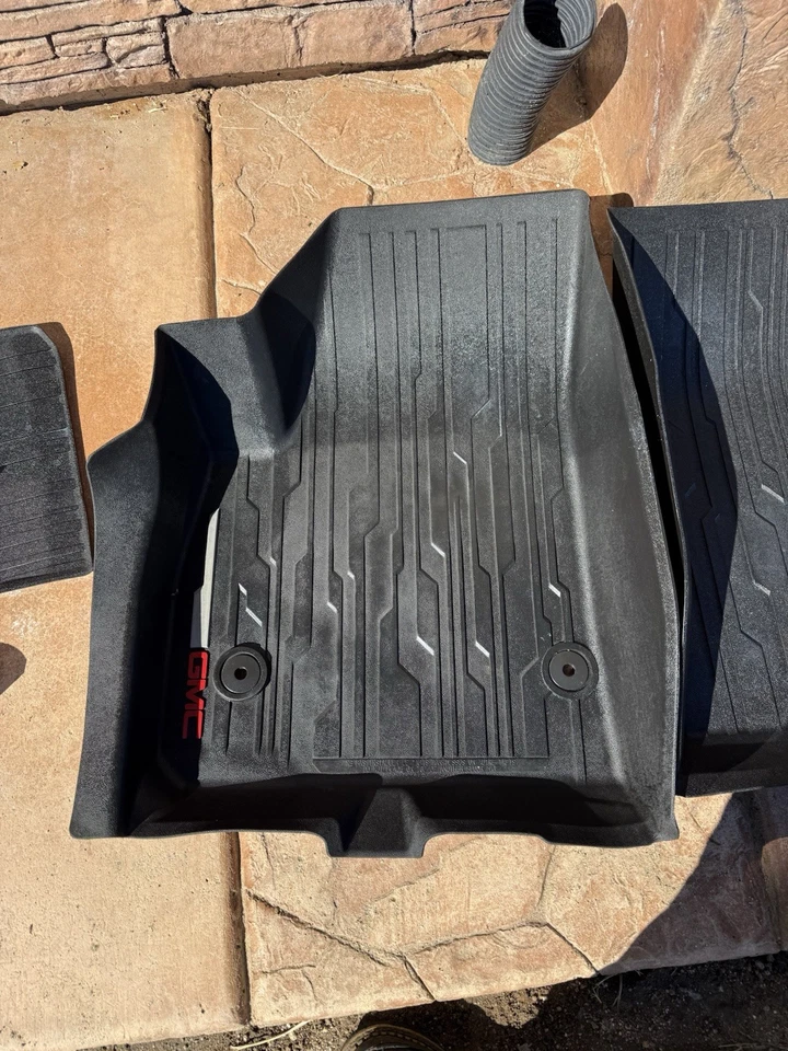 GMC Acadia 2017-2023 equipamiento revestimiento de piso delantero segunda tercera fila negro azabache OEM GM Foto 4 de 4