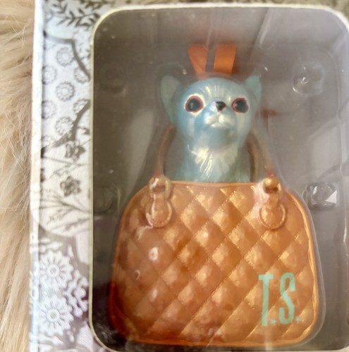 Taylor Swift TOY CHIHUAHUA BARKING AT ME FROM A TINY PURSE Ornament Dog NEW - Picture 2 of 4