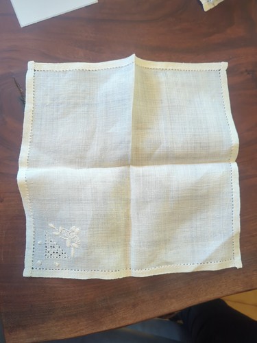 Servilletas vintage bordadas de lino beige crema cuadradas de 11” (juego de 6) - Imagen 3 de 4