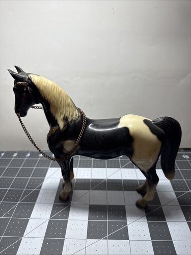 Vintage Hard Plastic Toy Horse Model Saddle Chain Rein - Picture 5 of 6