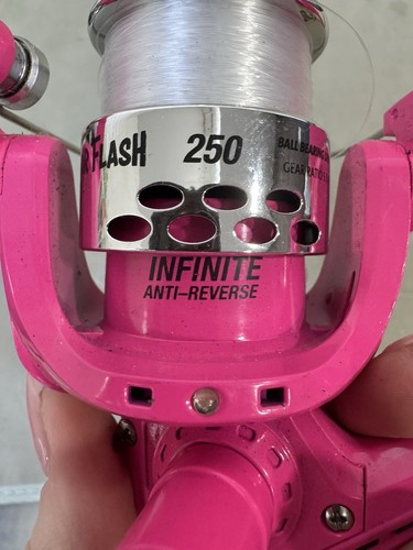 Jarvis Walker Junior Flash Fishing Reel Pink Preloved - Picture 6 of 9