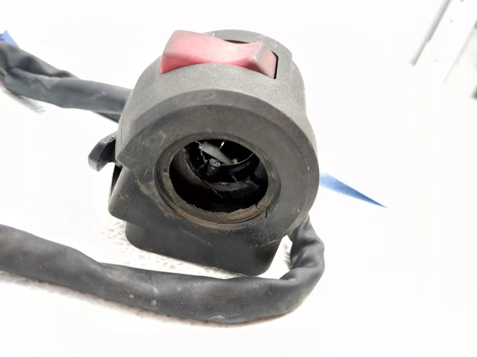 06-08 Interruptor de parada de arranque de control derecho Yamaha YZF-R6S YZF R6 Foto 2 de 4