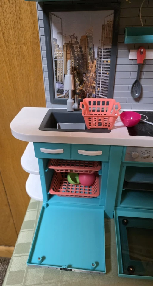 Juego de cocina para muñeca My Life As 18′′ luz y sonido funciona, faltan algunas piezas  Foto 3 de 4