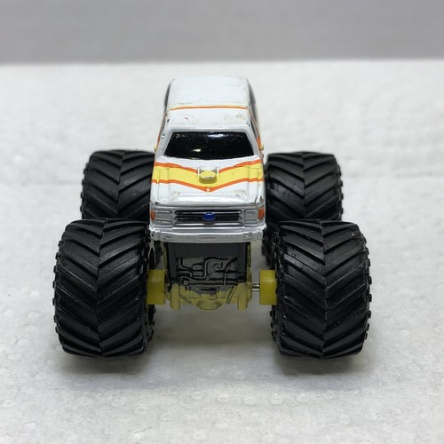 Galoob Micro Machines Rare Tuff Trax No Problem Ford Bronco Monster Truck - Picture 3 of 6