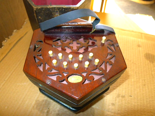 RARE Graham & Adams (Newcastle) Anglo 20+1 Button Concertina No. 121799. GC - Picture 6 of 10
