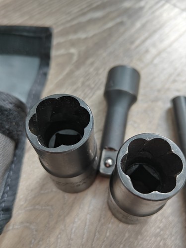 Blue Point Tools USA 1/2 Drive Wheel Lug Extractor Flip Socket Set - Picture 6 of 12