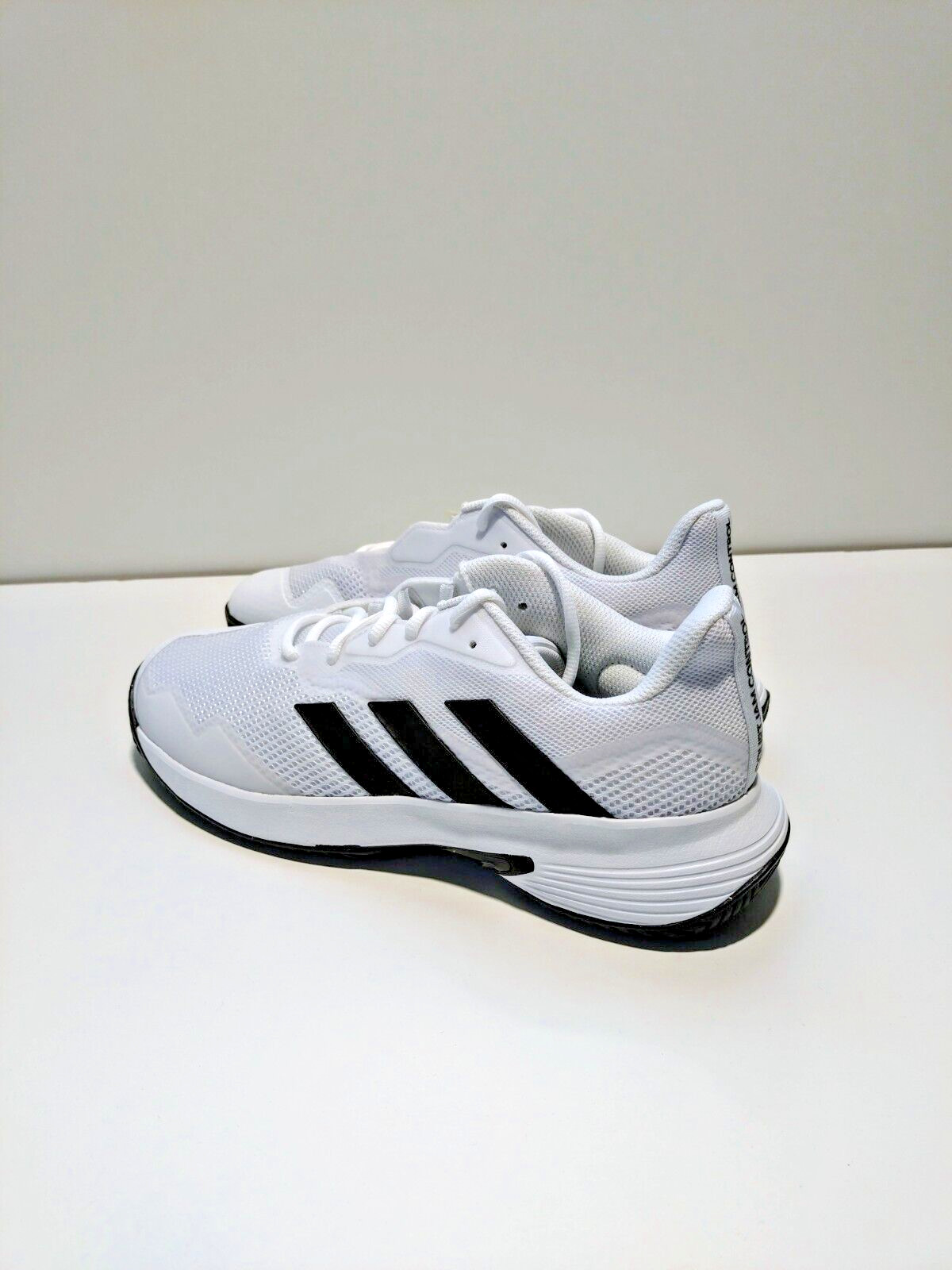 Adiadas CourtJam Control M. Supergünstiges Neueröffnungsangebot