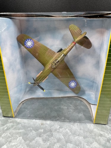 Hasbro Aces Maßstab 1:72 GI Joe WWII P-40B Kittyhawk MIB = - Bild 1 von 6