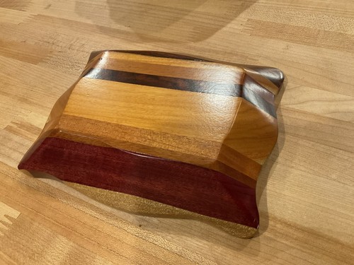 Vintage mixed wood plate or dish Amazing Warm Colors! 7" x 6" Catch All Tray - Picture 3 of 3