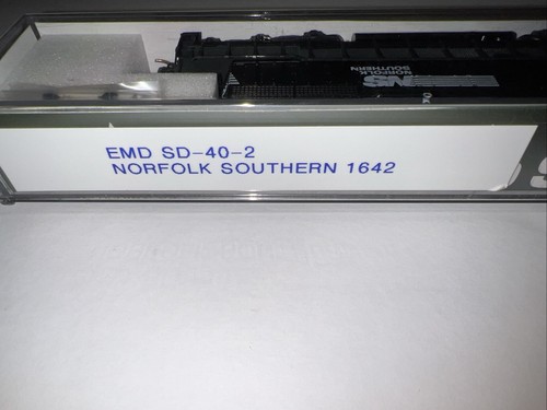 KATO 176-4810 N Scale EMD SD40-2 EARLY NS #1642 - Picture 11 of 12