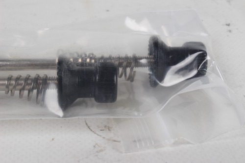NIB FMFXTR Locking Security Quick Release Hub Skewer Set Anti-Theft Road MTB - Picture 4 of 4