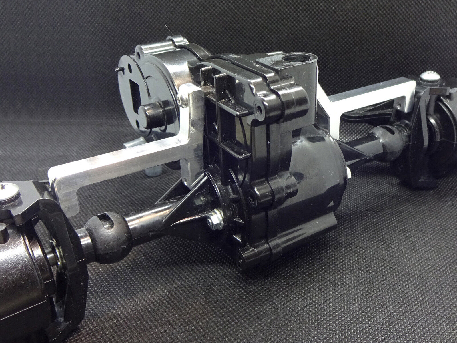 Tamiya Clod/Clodbuster - "BTA" Behind axle steering and 3 aluminium braces - Picture 8 of 12