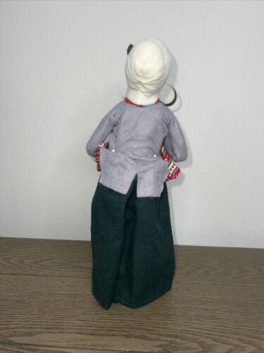 Byers Choice Christmas Caroler Woman Goose in Apron 1993 USA (F) - Picture 5 of 11