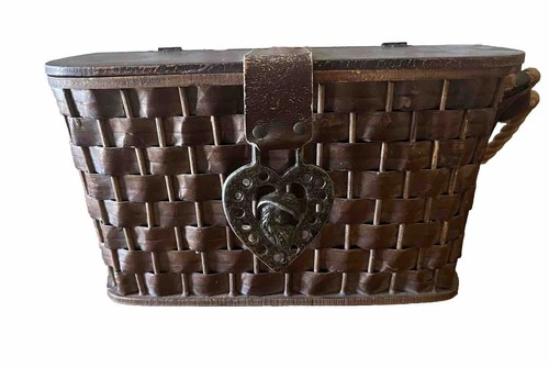 Vintage/Antique Handmade Gathering Basket -leather Strap Brass Heart Medallion - Bild 1 von 15