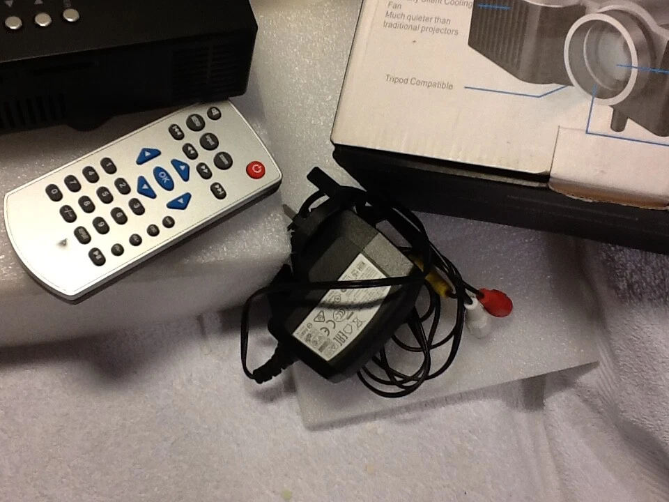 Excelvan Portable HD LED Projector Cinema Theater PC&Laptop VGA/USB/SD/AV/HDMI  - Image 4 of 4