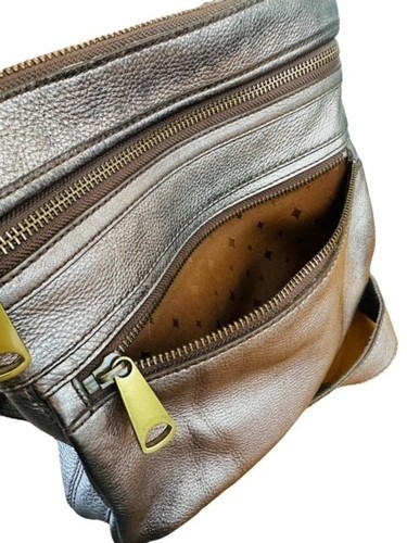 Fossil Distressed Metallic Silver Leather Crossbody Purse Zip Pockets - Picture 5 of 12