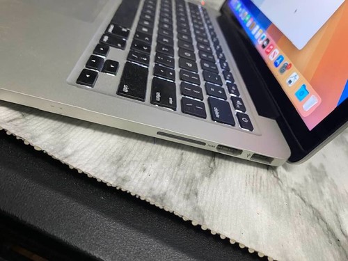MacBook pro 2014 13.3" i5 4th gen 8GB mem 121GB ssd - Picture 8 of 11