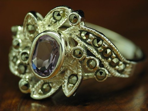 925 Argento Sterling Anello Con Ametista & Marcasite Ricoperto / Vero / Rg 54 - Foto 2 di 3