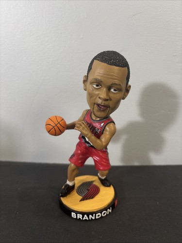 NBA Portland Trail Blazers #7 Brandon Roy Rookie Year Wells Fargo Bobblehead - Picture 9 of 22