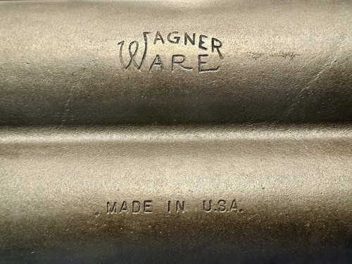 Wagner Ware Pristine Cast Iron Two-Loaf Bread Pan Smooth Bottom Sits Flat, 1960s - Picture 3 of 9